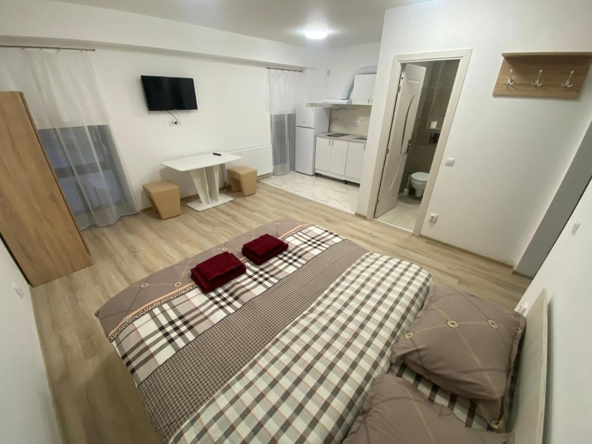 Rez Suites Jászvásár Kültér fotó